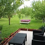 Tulipan Vendeghaz Appartement *