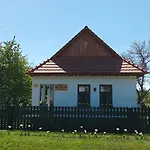 Tulipan Vendeghaz * Kosihy nad Iplom