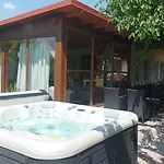 Tulipan Vendeghaz * Kosihy nad Iplom
