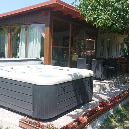 Lejlighed Tulipan Vendeghaz Kosihy nad Iplom